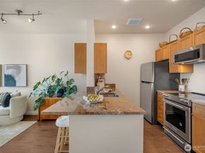2414 1st Avenue 413, Seattle WA 98121
