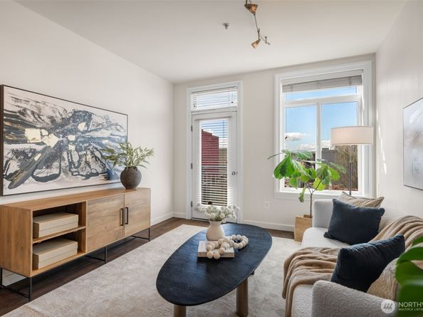 2414 1st Avenue 413, Seattle WA 98121