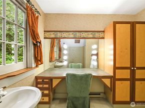 7400 Island Center Road NE, Bainbridge Island WA 98110