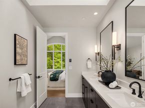 1555 158th Court SE, Bellevue WA 98008