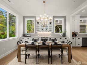 1555 158th Court SE, Bellevue WA 98008