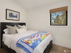 4009 33rd Avenue W B, Seattle WA 98199