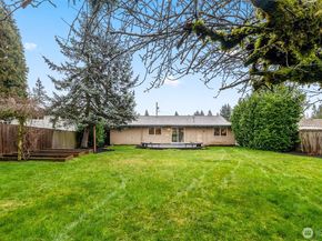 17630 Larch Way, Lynnwood WA 98037