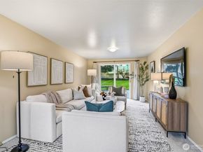 17630 Larch Way, Lynnwood WA 98037