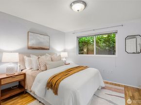 17630 Larch Way, Lynnwood WA 98037