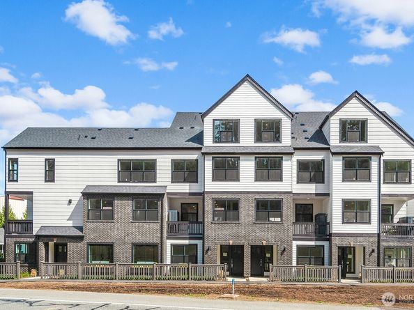 714 Newport Way NW, Issaquah WA 98027