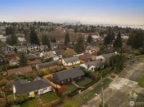 2518 36th Avenue W, Seattle WA 98199