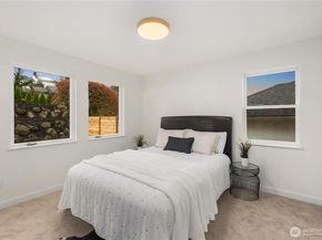 2518 36th Avenue W, Seattle WA 98199
