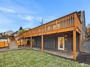 2518 36th Avenue W, Seattle WA 98199
