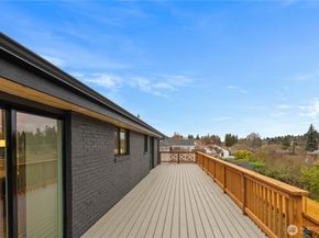 2518 36th Avenue W, Seattle WA 98199