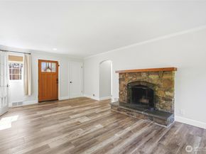 16714 SE Newport Way, Bellevue WA 98006