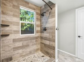 16714 SE Newport Way, Bellevue WA 98006