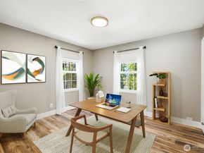 16714 SE Newport Way, Bellevue WA 98006