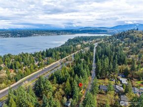16714 SE Newport Way, Bellevue WA 98006