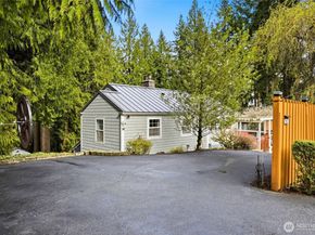 16714 SE Newport Way, Bellevue WA 98006