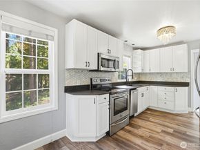 16714 SE Newport Way, Bellevue WA 98006