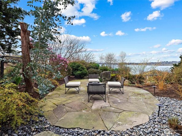 919 6th Street W, Kirkland WA 98033