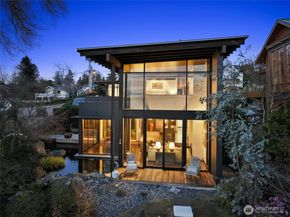 919 6th Street W, Kirkland WA 98033