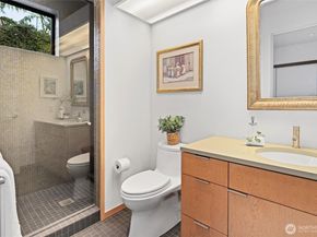 919 6th Street W, Kirkland WA 98033