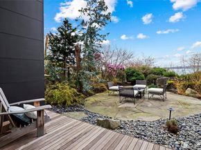 919 6th Street W, Kirkland WA 98033