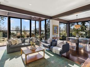 919 6th Street W, Kirkland WA 98033