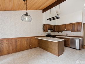 18510 66th Avenue NE, Kenmore WA 98028