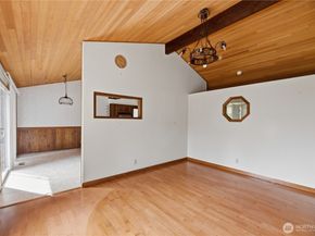 18510 66th Avenue NE, Kenmore WA 98028