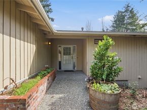 18510 66th Avenue NE, Kenmore WA 98028