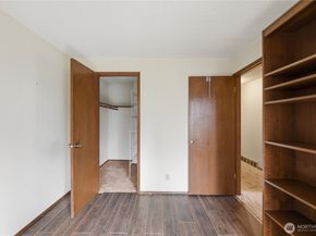 18510 66th Avenue NE, Kenmore WA 98028