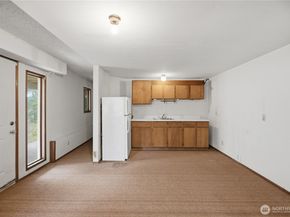 18510 66th Avenue NE, Kenmore WA 98028