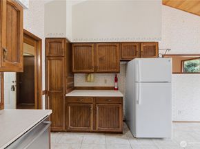 18510 66th Avenue NE, Kenmore WA 98028