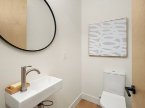 1808 E Mercer Street, Seattle WA 98112