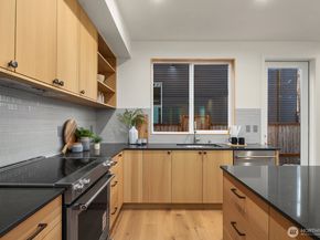 1808 E Mercer Street, Seattle WA 98112