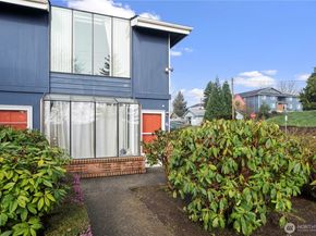 3401 Oaks Avenue 6, Everett WA 98201