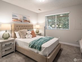 19321 Kenlake Place NE, Kenmore WA 98028