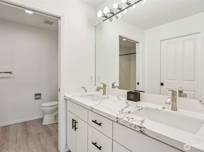 23760 SE 52nd Lane 141, Issaquah WA 98029