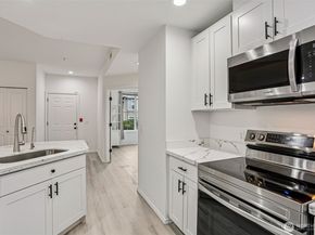 23760 SE 52nd Lane 141, Issaquah WA 98029