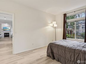 23760 SE 52nd Lane 141, Issaquah WA 98029