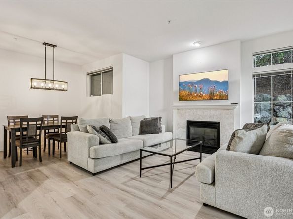 23760 SE 52nd Lane 141, Issaquah WA 98029
