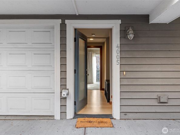 4005 7th Avenue NE, Seattle WA 98105