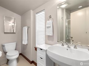 4005 7th Avenue NE, Seattle WA 98105