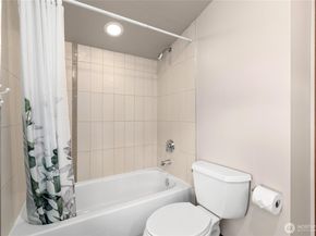 4005 7th Avenue NE, Seattle WA 98105