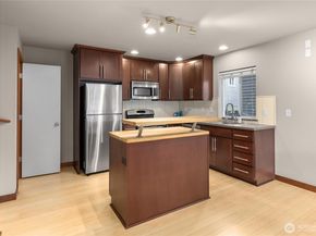 4005 7th Avenue NE, Seattle WA 98105