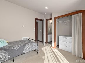 4005 7th Avenue NE, Seattle WA 98105