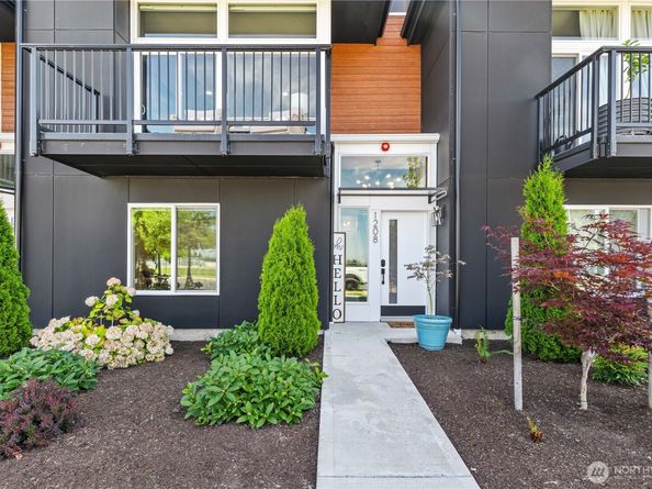 1208 Harrington Avenue NE, Renton WA 98056