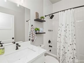 1208 Harrington Avenue NE, Renton WA 98056