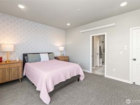 1208 Harrington Avenue NE, Renton WA 98056