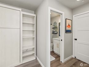 1208 Harrington Avenue NE, Renton WA 98056