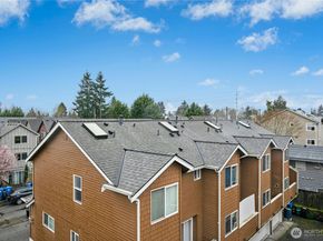 726 N 94th Street B, Seattle WA 98103