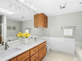 726 N 94th Street B, Seattle WA 98103